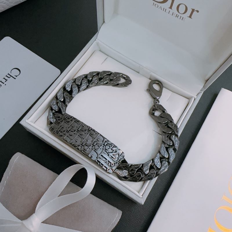 chr1st1an D10r bracelets